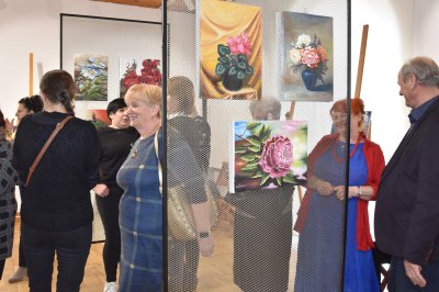 Malwy, róże, fiołki... - Wernisaż wystaw...